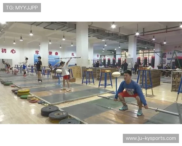 举重队伍体能训练方案调整，举重队全年训练计划